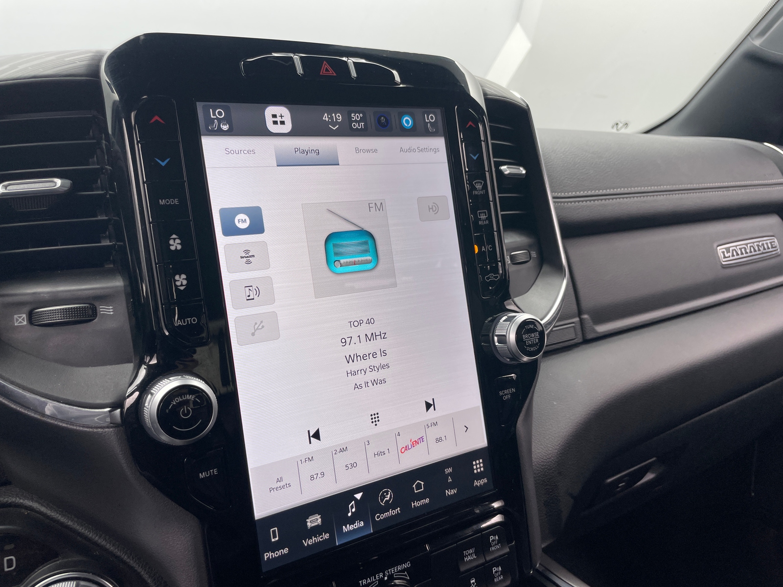 Thumbnail: 2024 RAM 1500 - 3