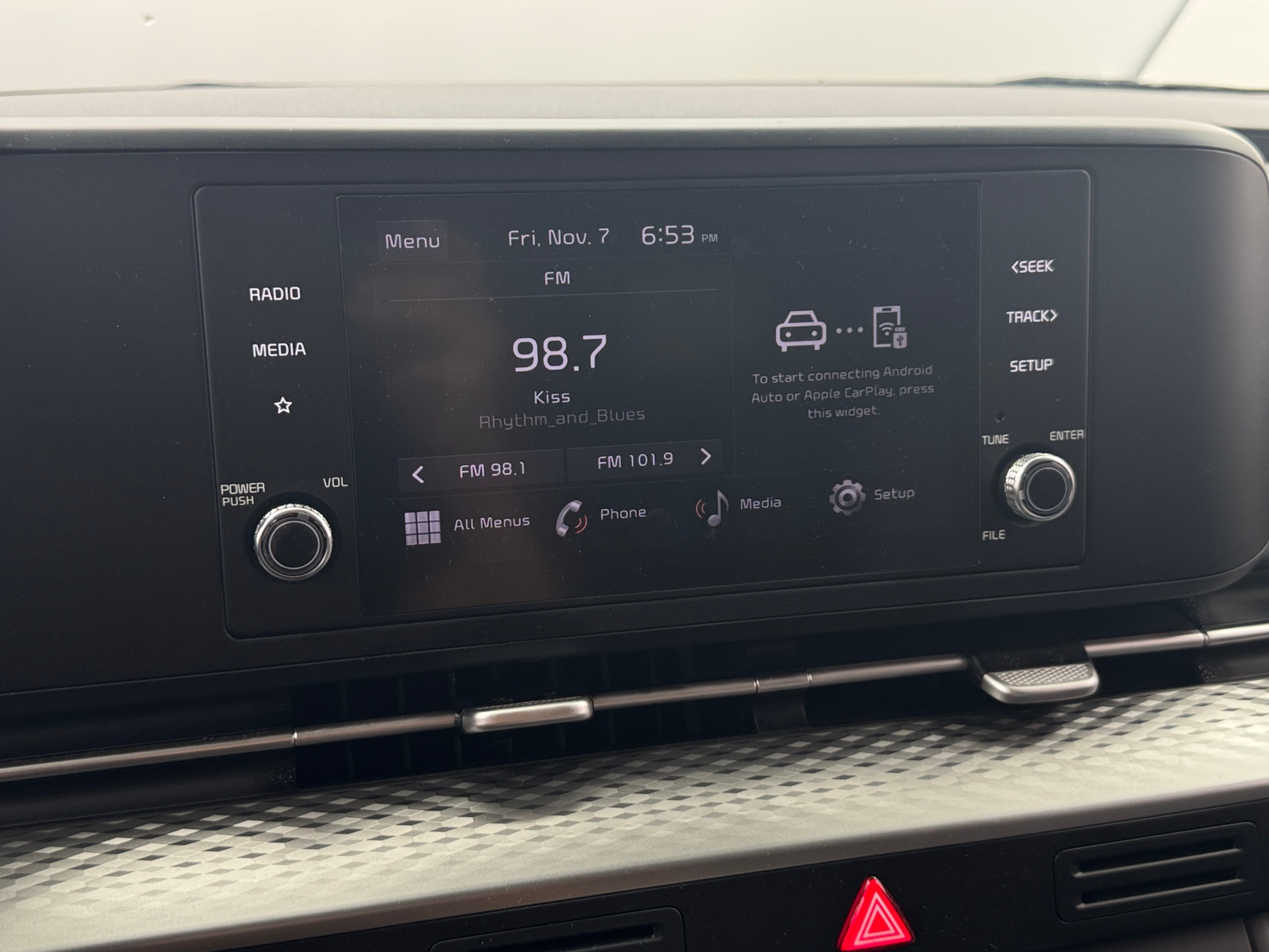 Thumbnail: 2024 Kia Carnival - 3