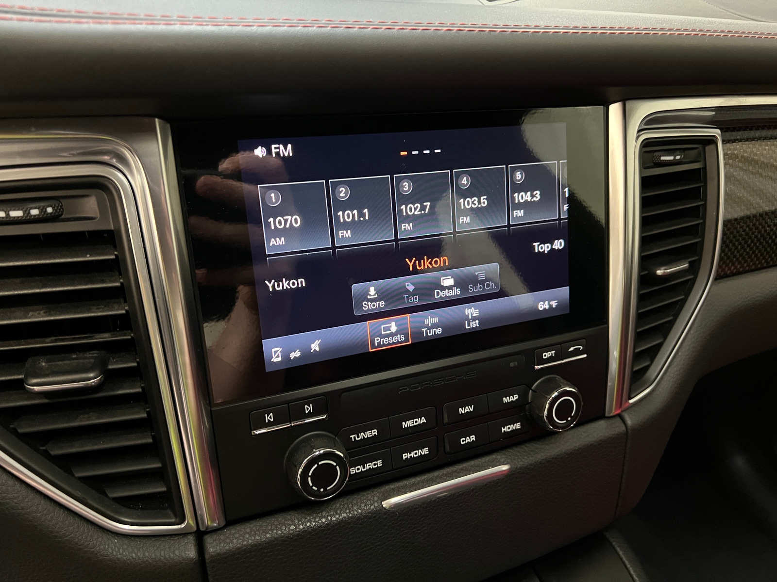 Thumbnail: 2017 Porsche Macan - 3