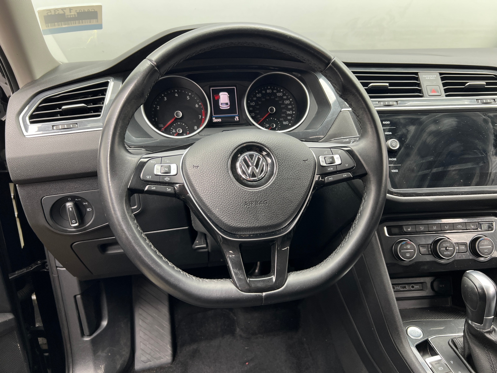Thumbnail: 2019 Volkswagen Tiguan - 4