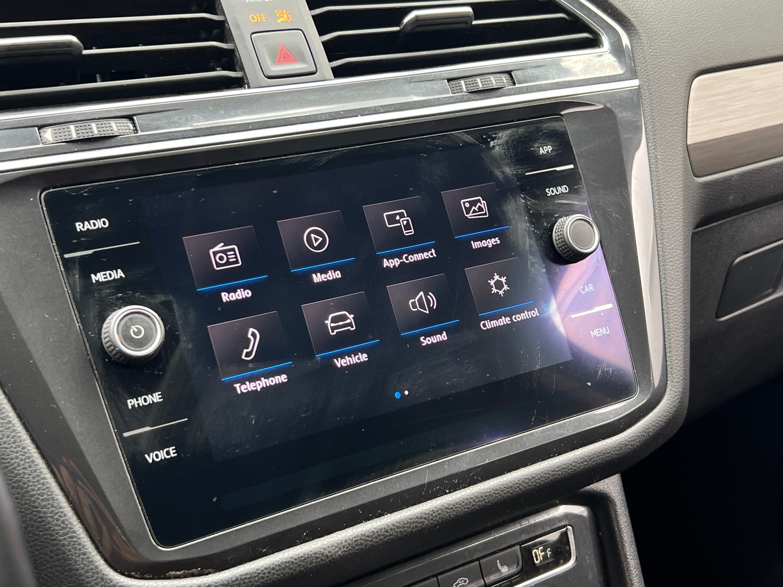 Thumbnail: 2019 Volkswagen Tiguan - 3