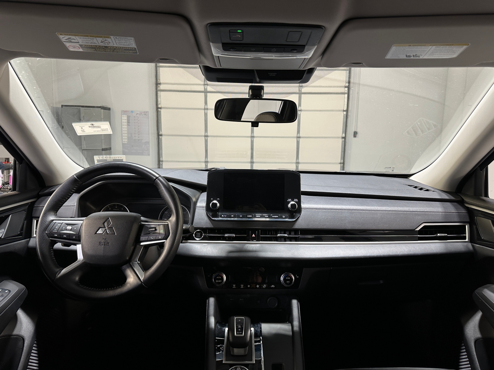 Thumbnail: 2024 Mitsubishi Outlander - 2