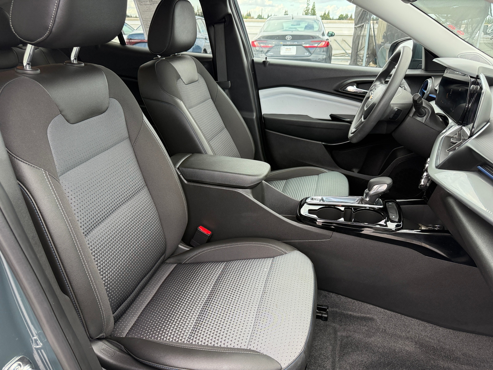 Thumbnail: 2025 Chevrolet Trax - 2