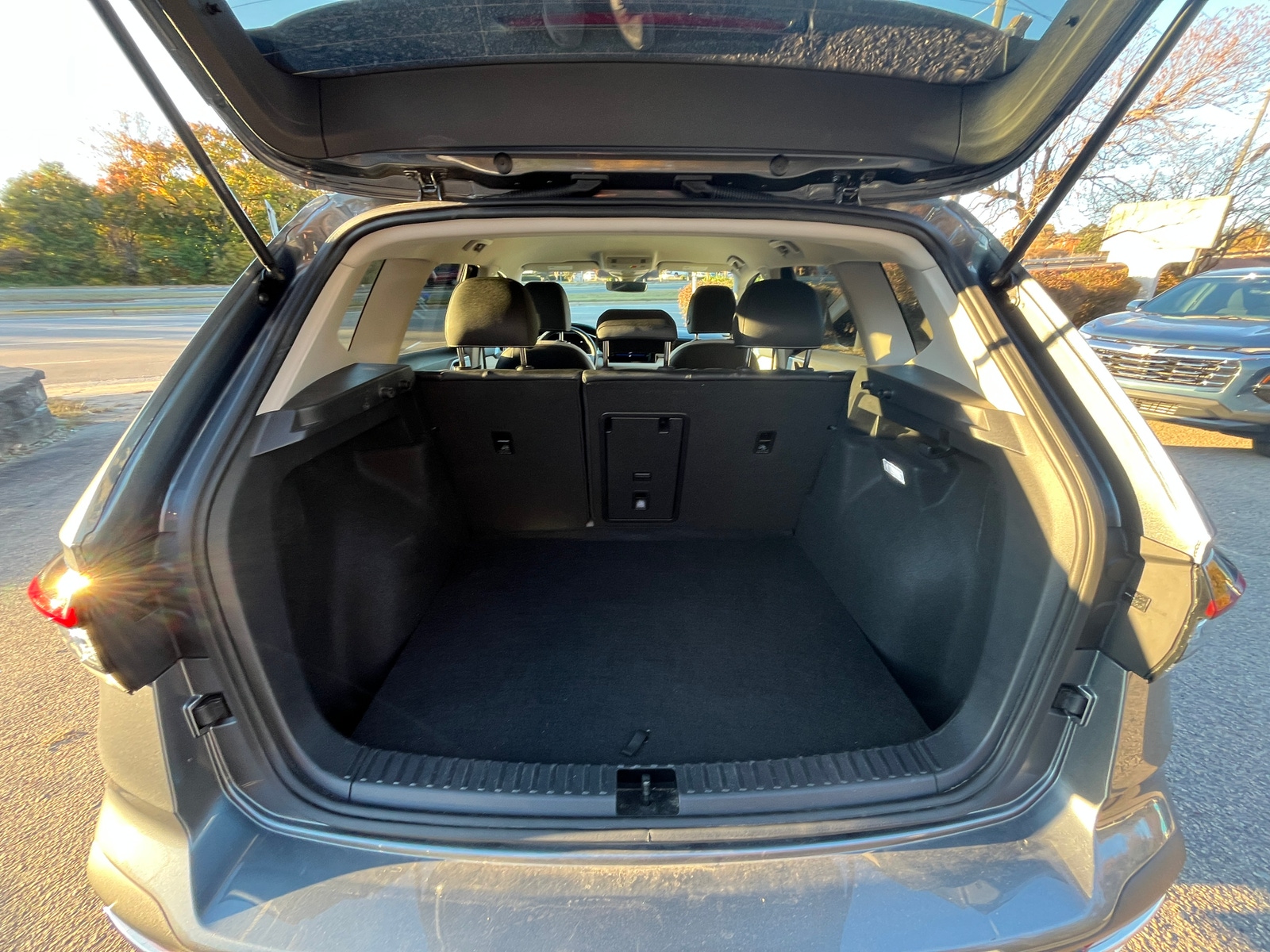 Thumbnail: 2025 Volkswagen Taos - 5