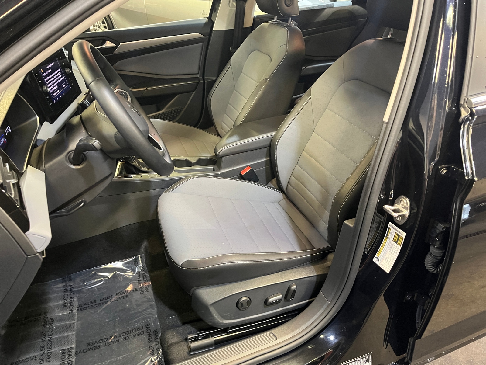 Thumbnail: 2025 Volkswagen Jetta - 2