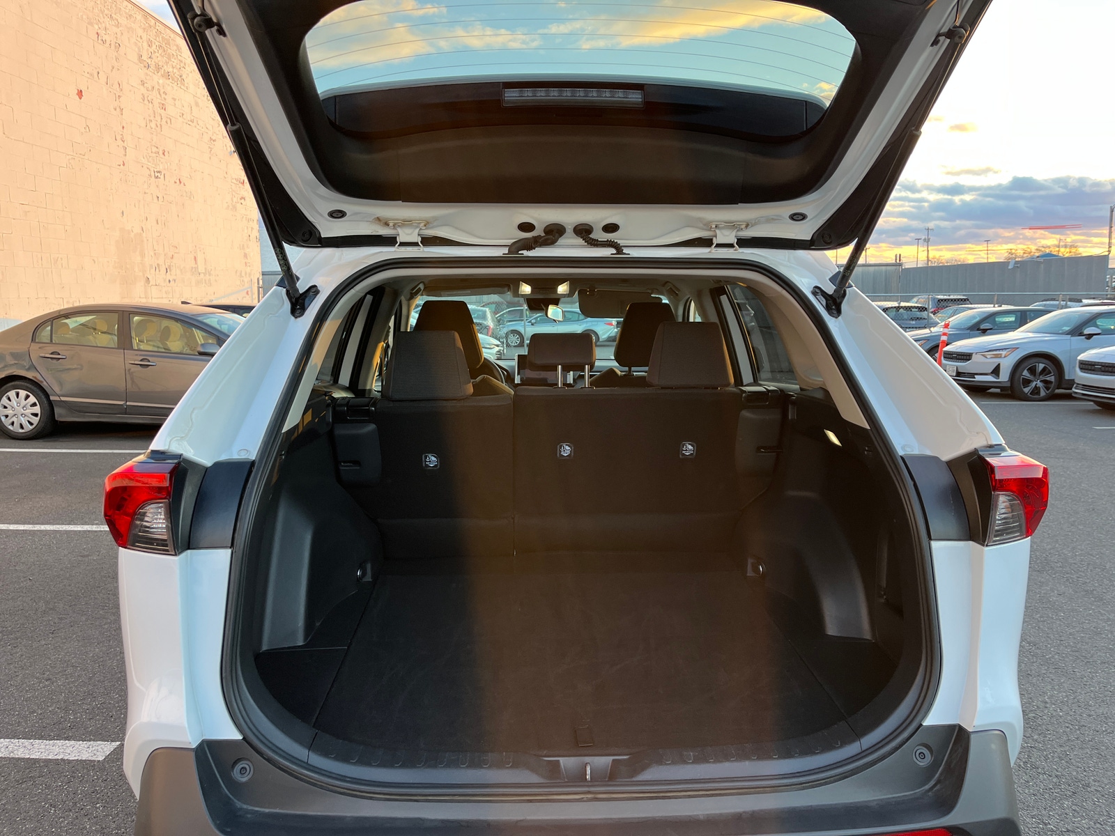 Thumbnail: 2025 Toyota RAV4 - 6