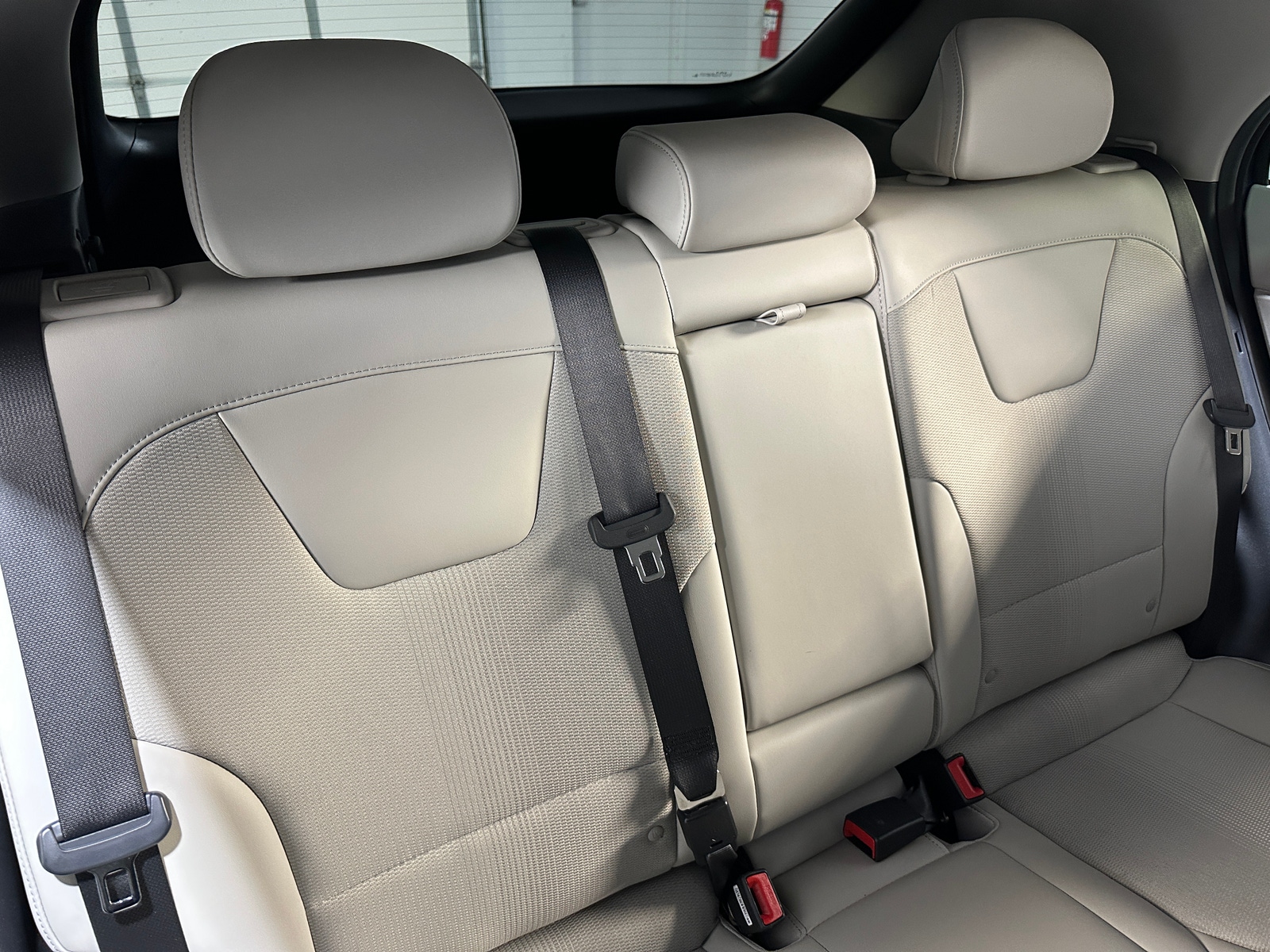 Thumbnail: 2023 Kia Niro - 5