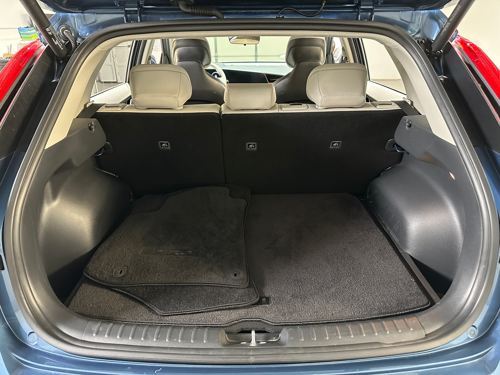 Thumbnail: 2023 Kia Niro - 6