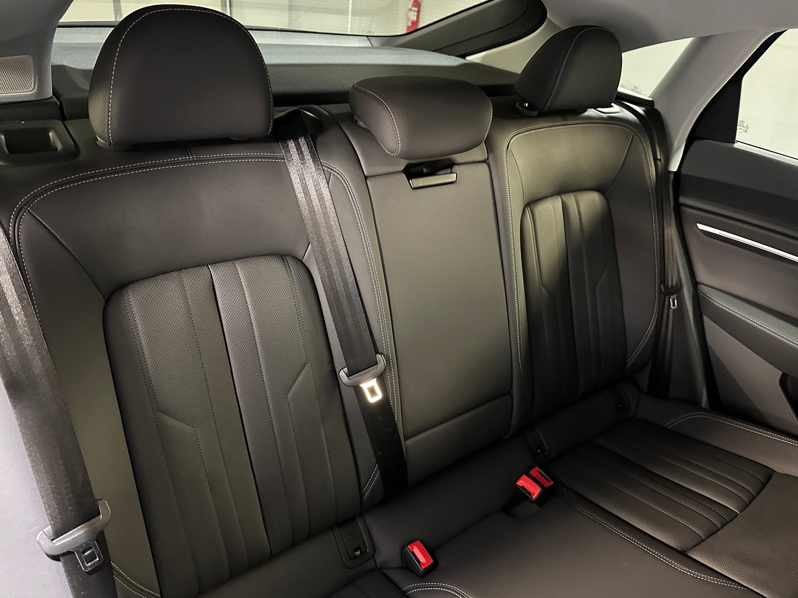 Thumbnail: 2021 Audi e-tron S - 5