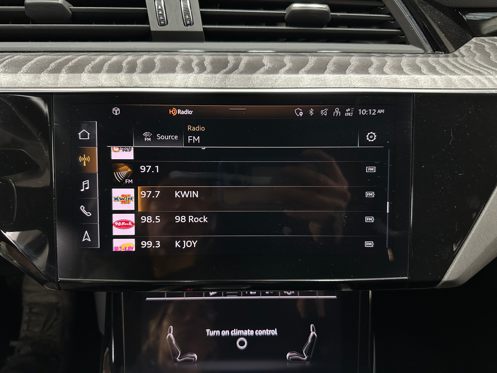 Thumbnail: 2021 Audi e-tron S - 3