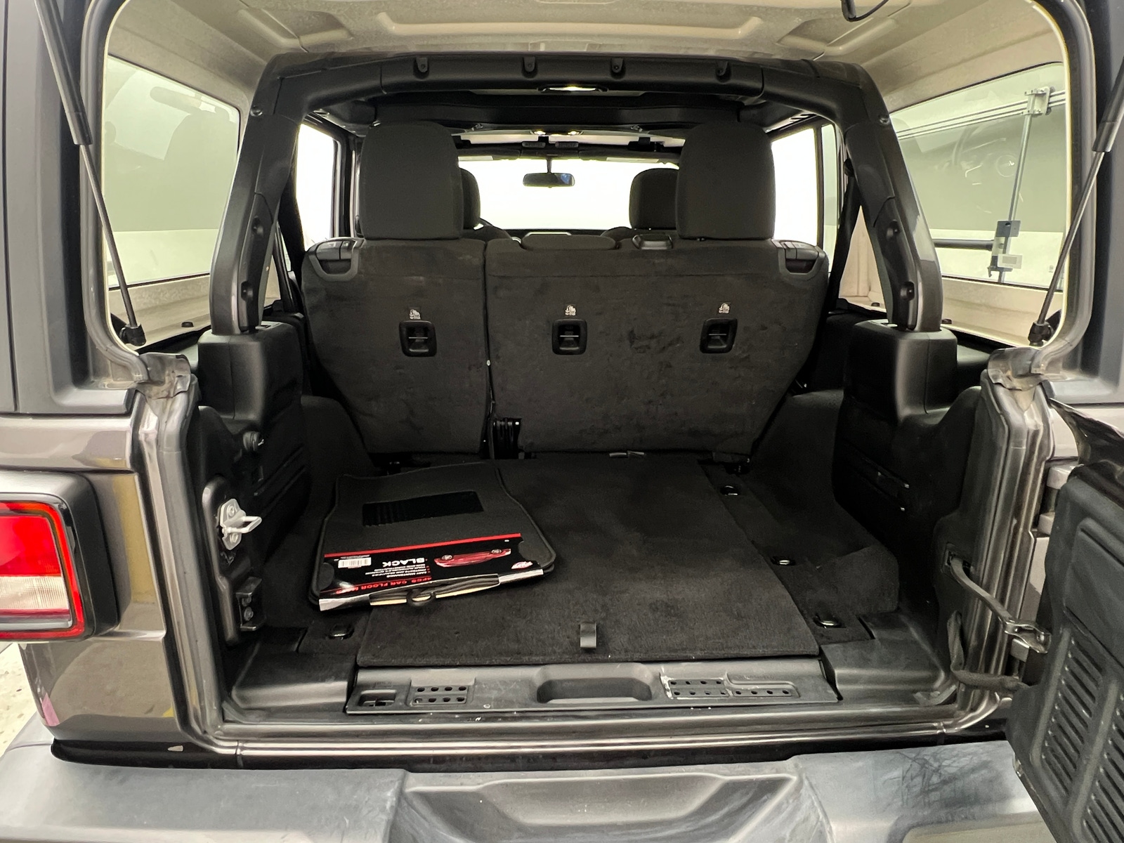 Thumbnail: 2020 Jeep Wrangler - 7