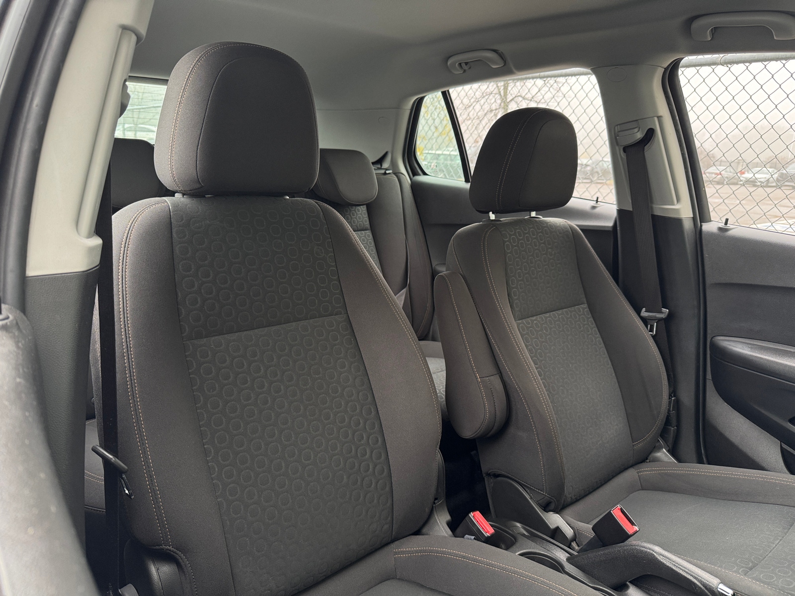 Thumbnail: 2017 Chevrolet Trax - 2