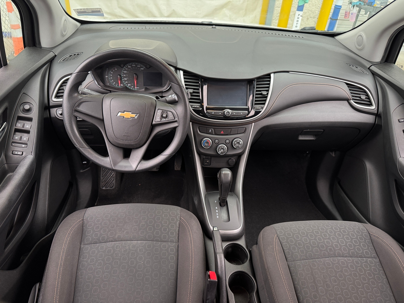 Thumbnail: 2017 Chevrolet Trax - 3