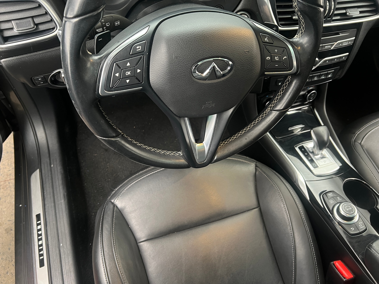 Thumbnail: 2018 INFINITI QX30 - 4