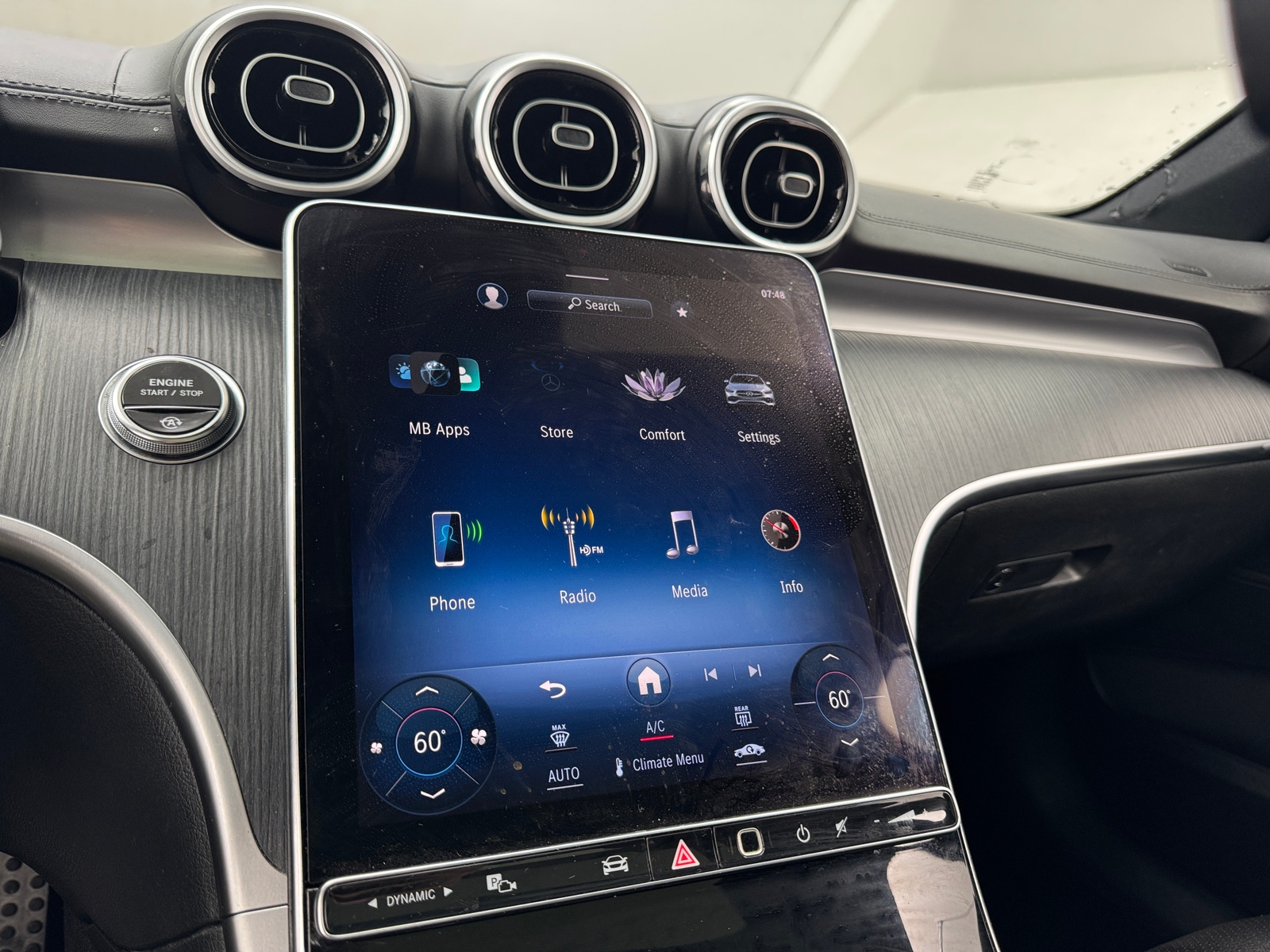 Thumbnail: 2024 Mercedes-Benz C-Class - 3