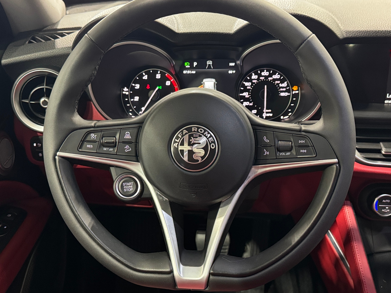 Thumbnail: 2019 Alfa Romeo Stelvio - 4