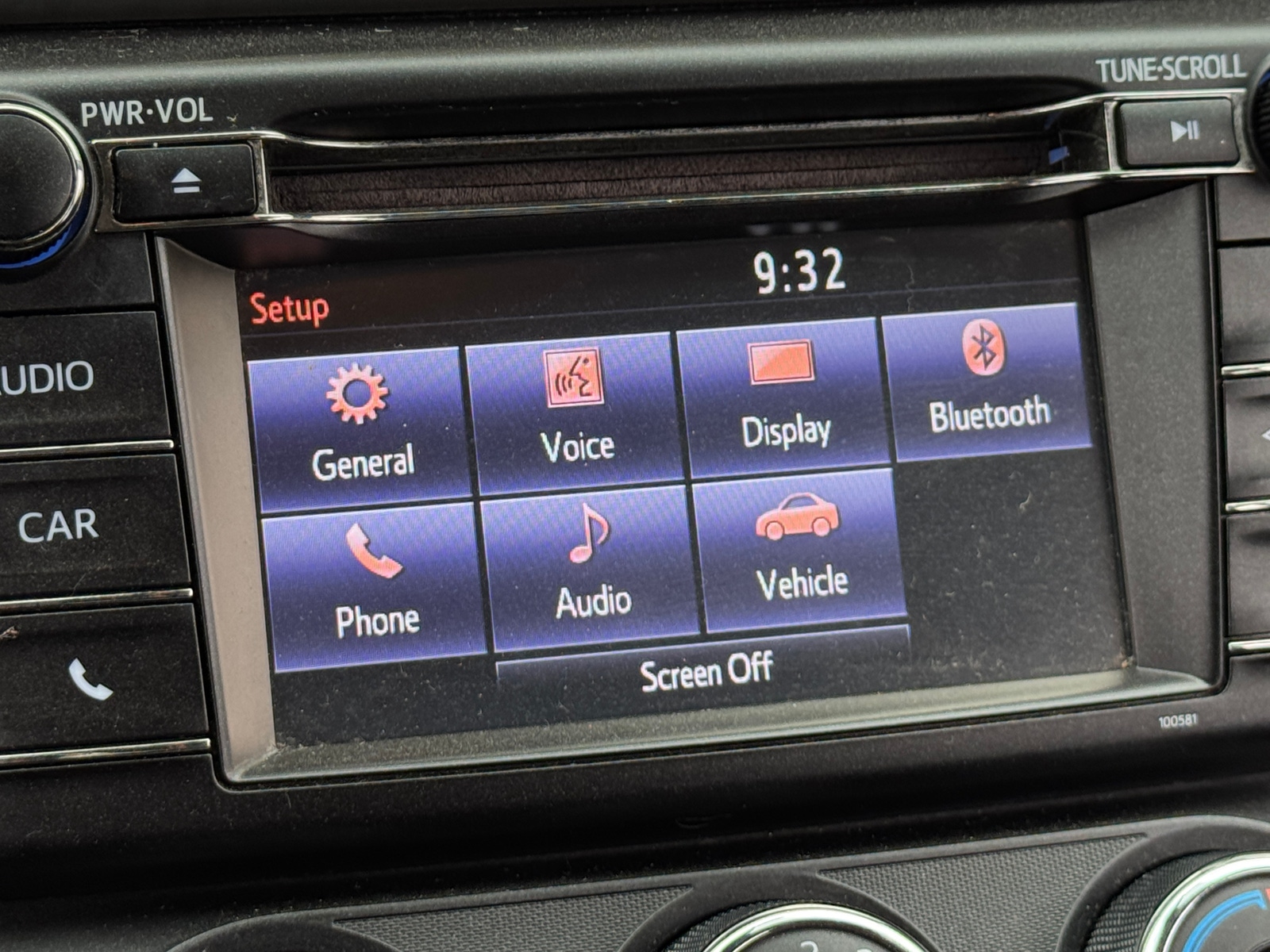 Thumbnail: 2018 Toyota RAV4 - 4