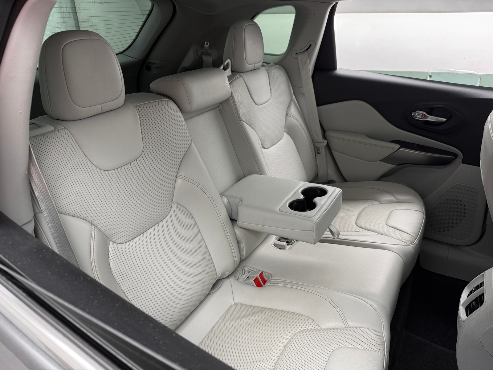 Thumbnail: 2020 Jeep Cherokee - 5