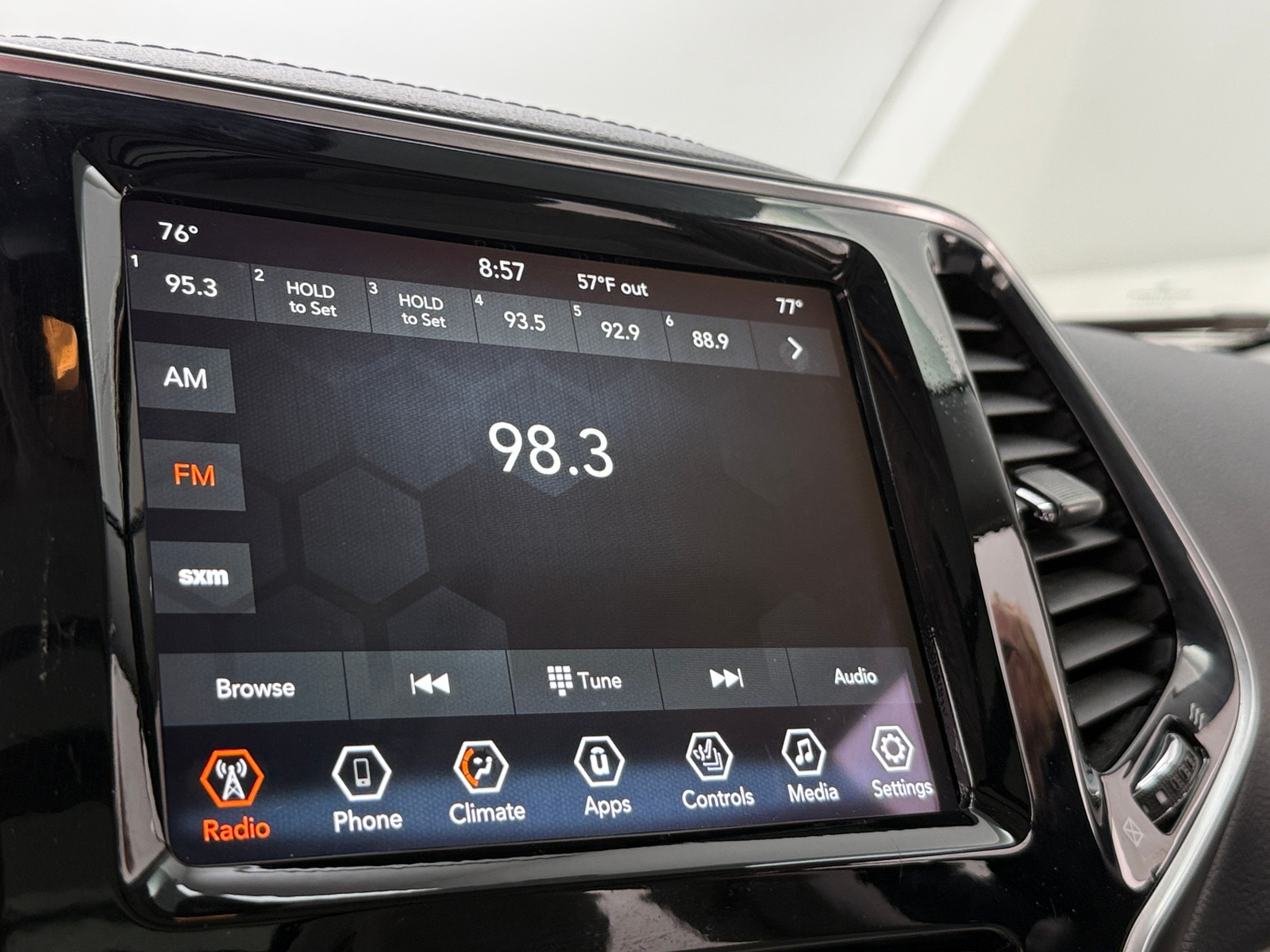 Thumbnail: 2020 Jeep Cherokee - 3