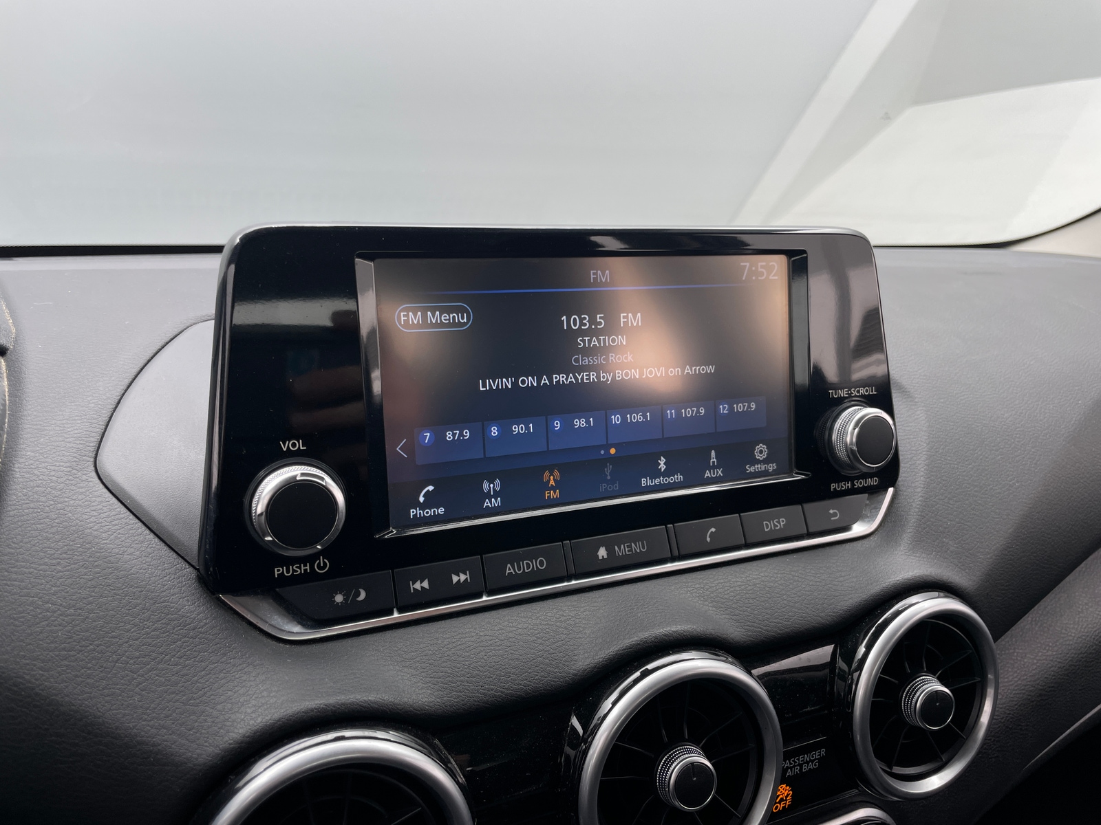 Thumbnail: 2024 Nissan Sentra - 4