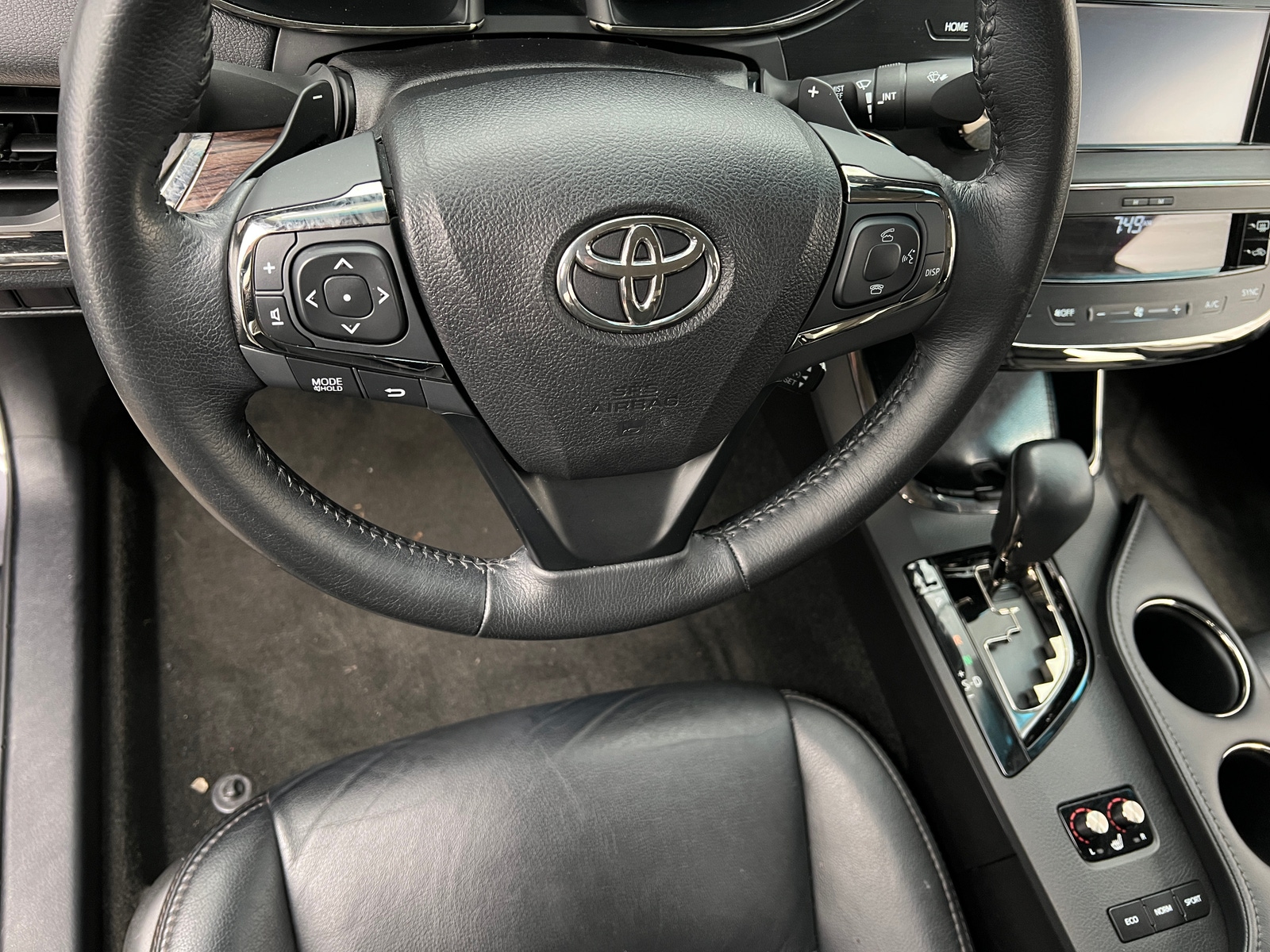 Thumbnail: 2015 Toyota Avalon - 4