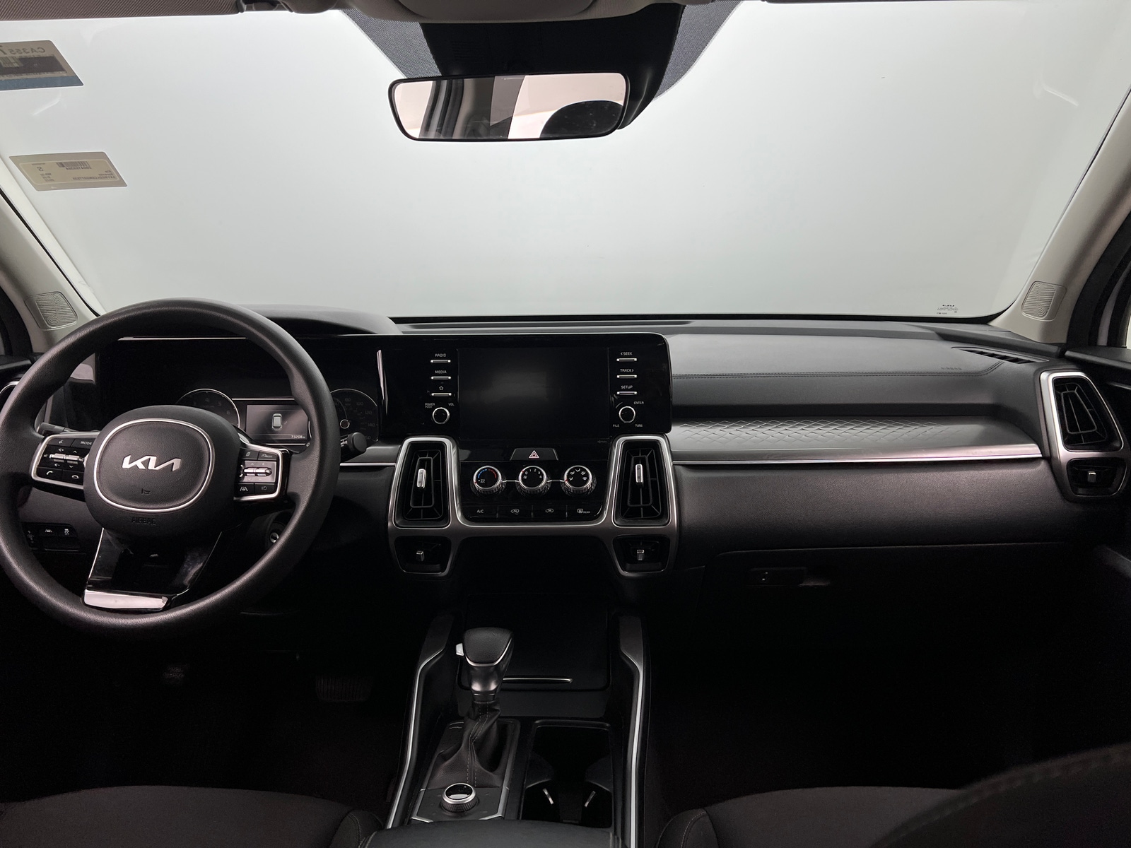 Thumbnail: 2022 Kia Sorento - 3