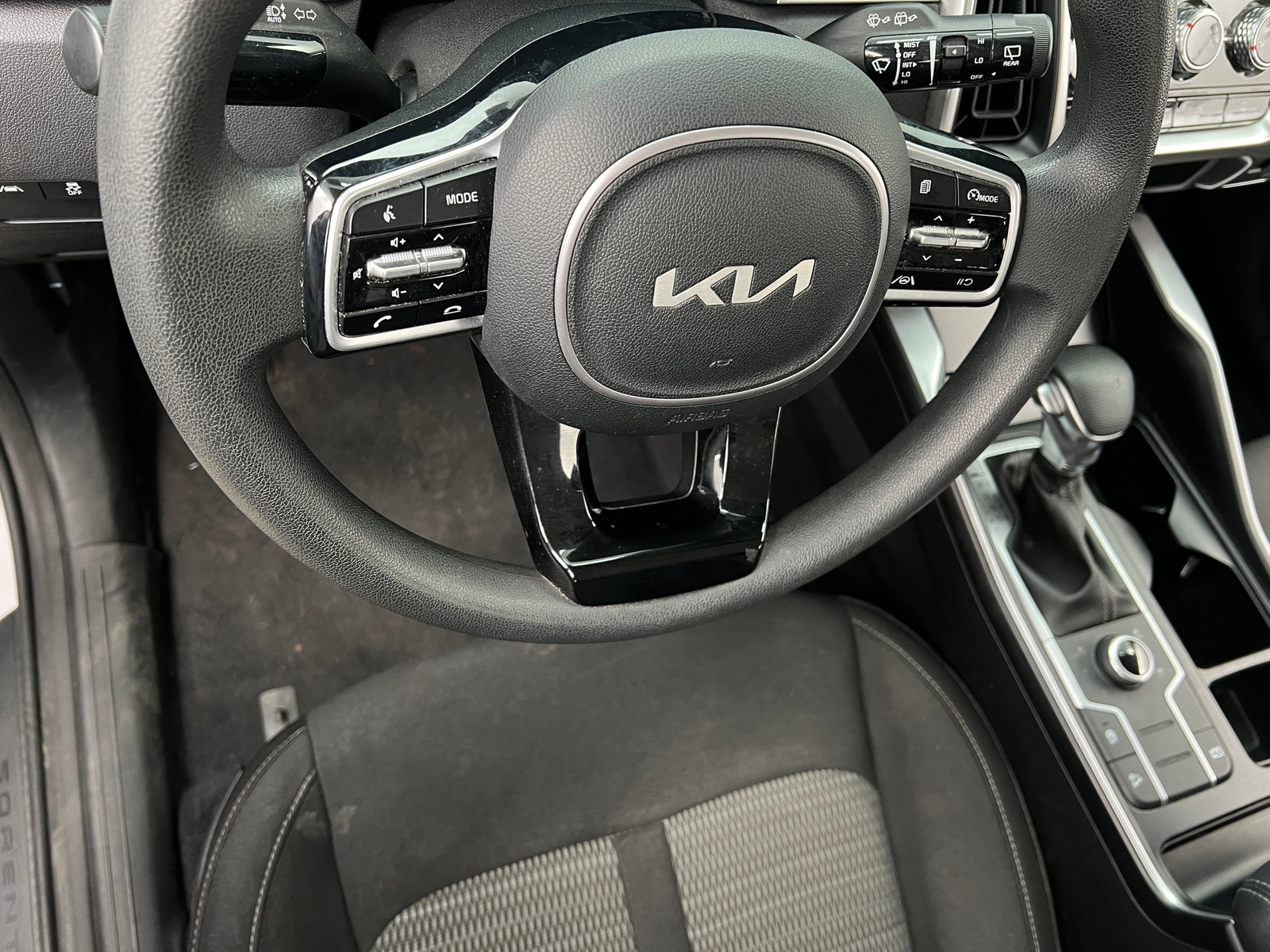 Thumbnail: 2022 Kia Sorento - 5