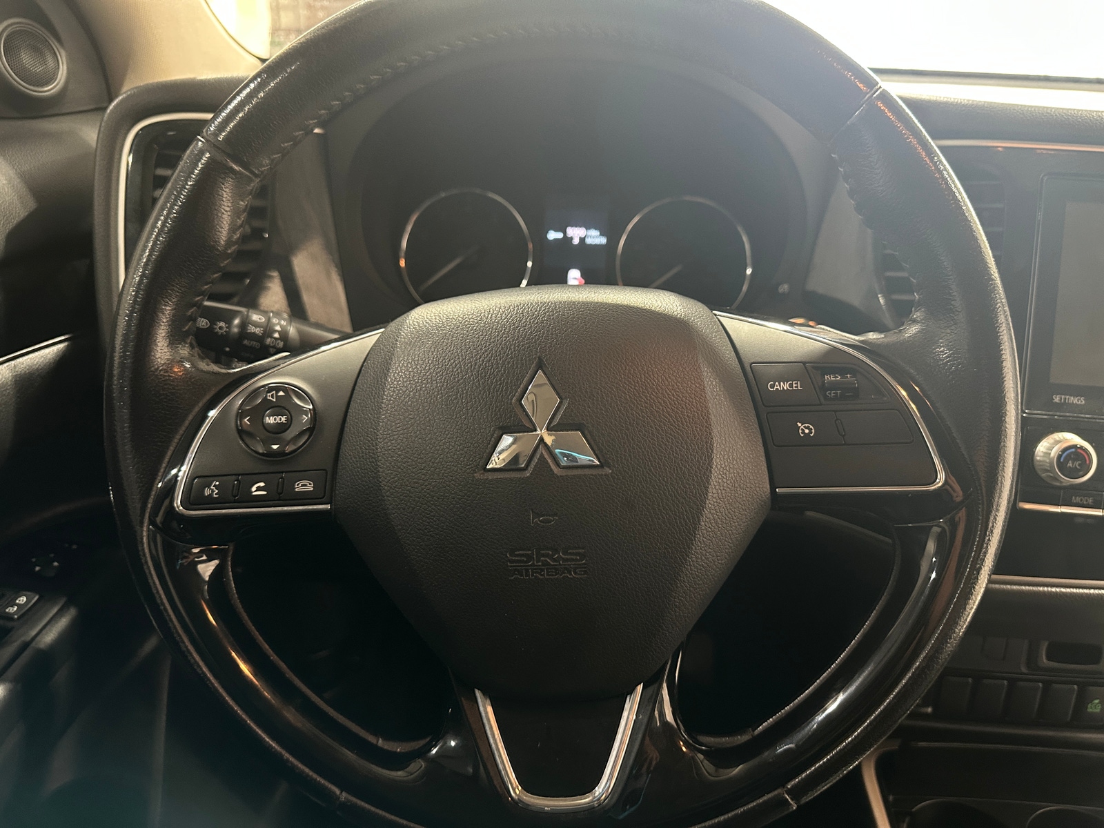 Thumbnail: 2020 Mitsubishi Outlander - 5