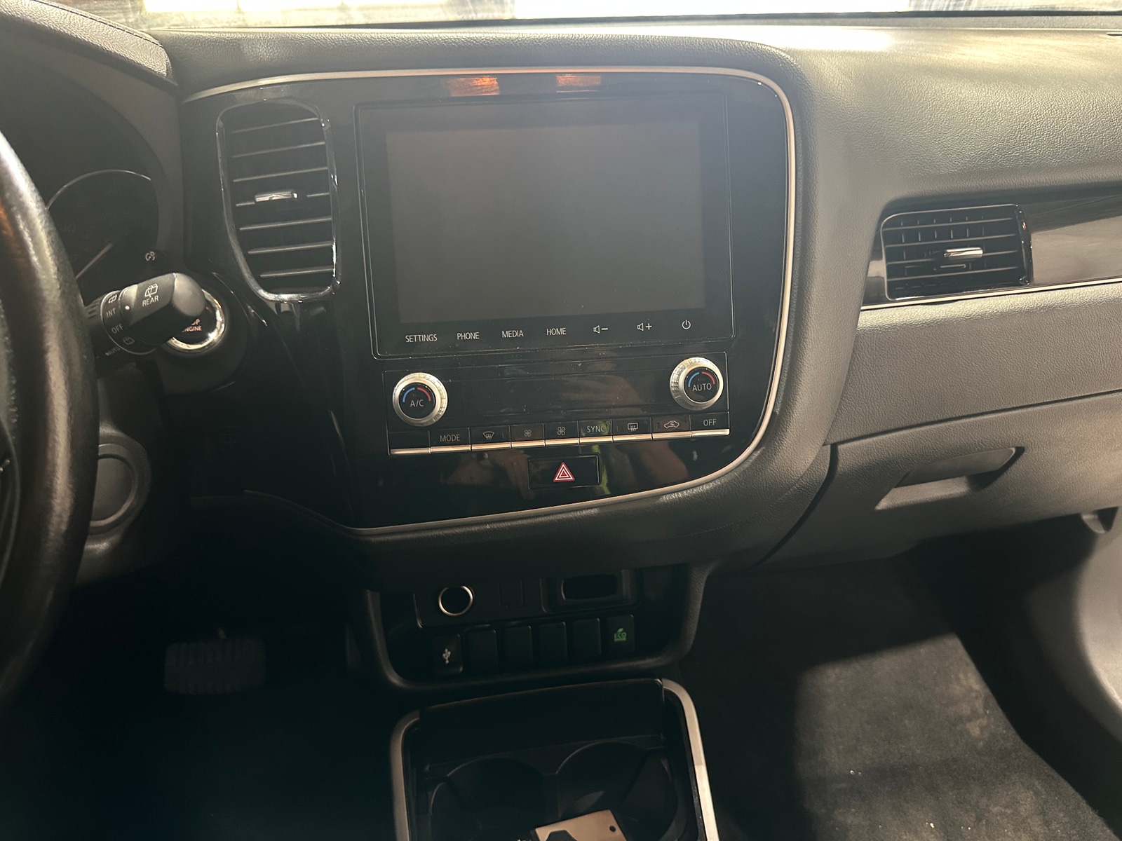 Thumbnail: 2020 Mitsubishi Outlander - 4