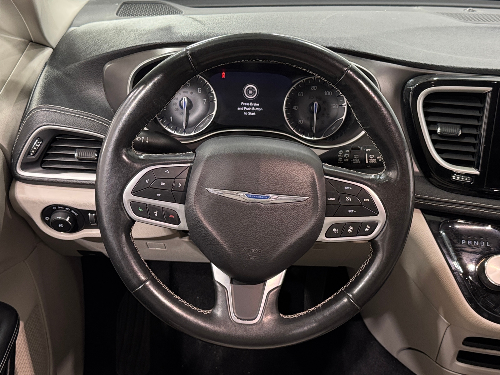 Thumbnail: 2021 Chrysler Pacifica - 4