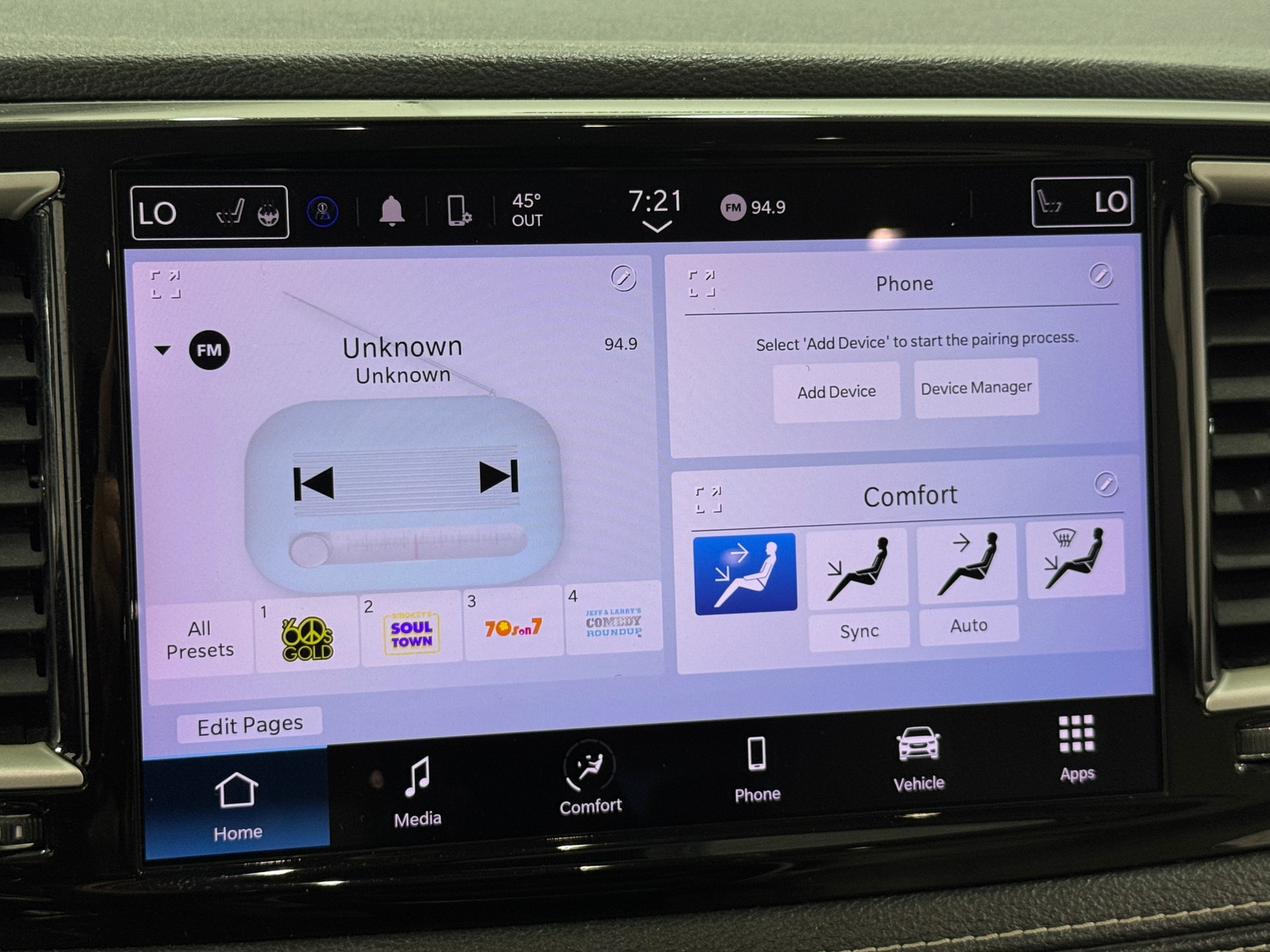 Thumbnail: 2021 Chrysler Pacifica - 3