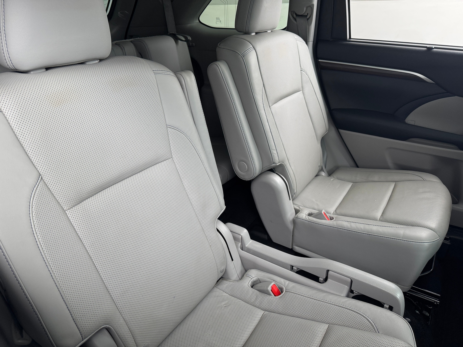 Thumbnail: 2015 Toyota Highlander - 5