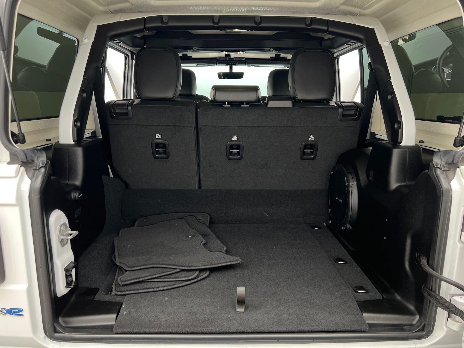 Thumbnail: 2022 Jeep Wrangler - 6