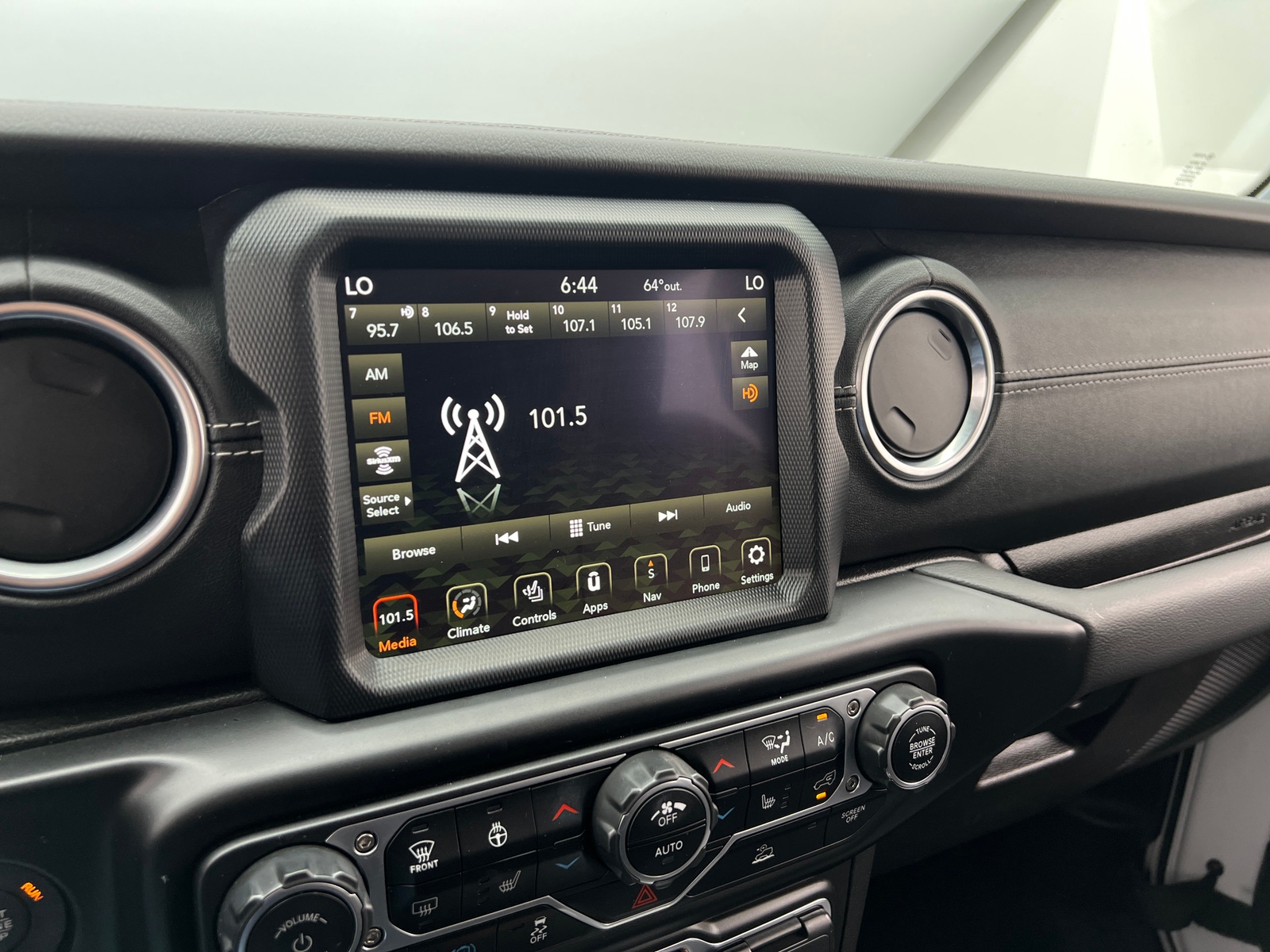 Thumbnail: 2022 Jeep Wrangler - 3