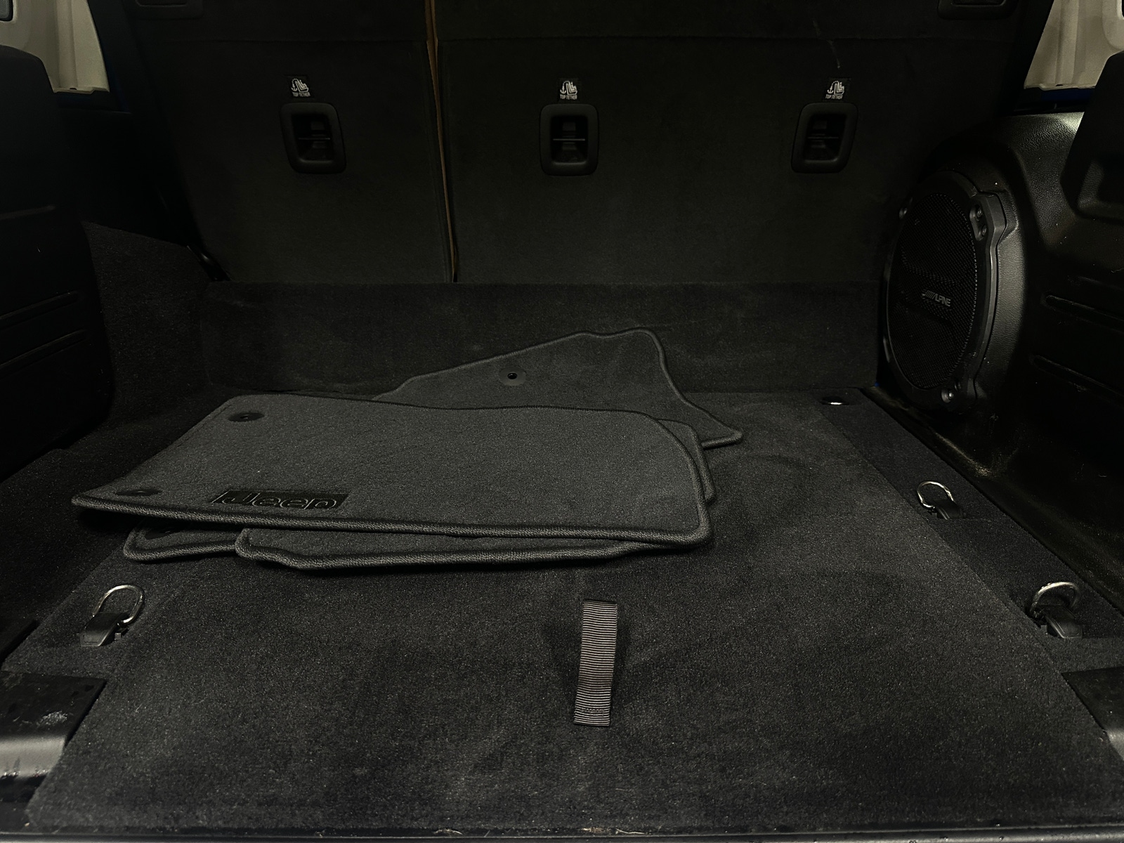 Thumbnail: 2022 Jeep Wrangler - 6