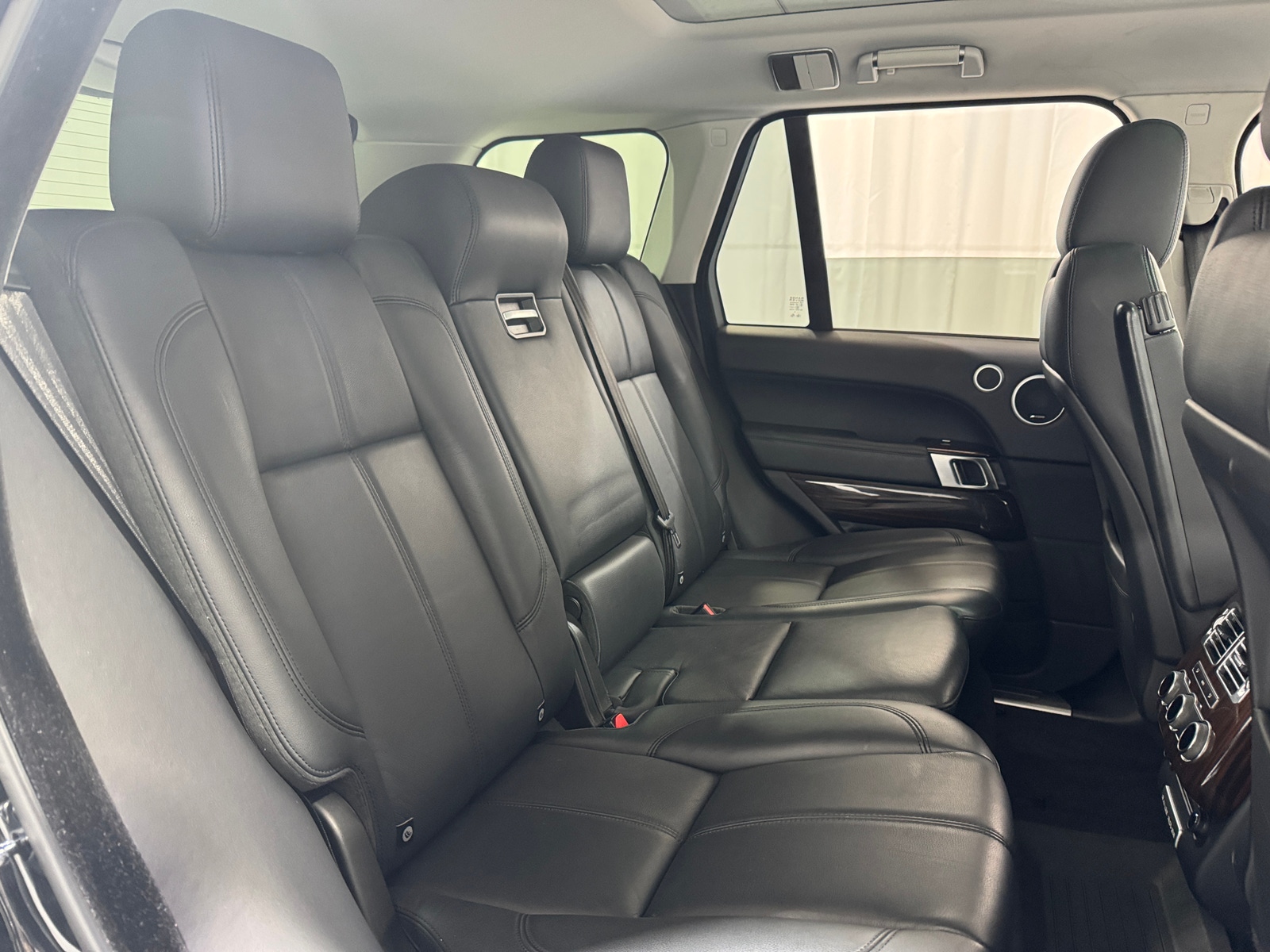 Thumbnail: 2016 Land Rover Range Rover - 5