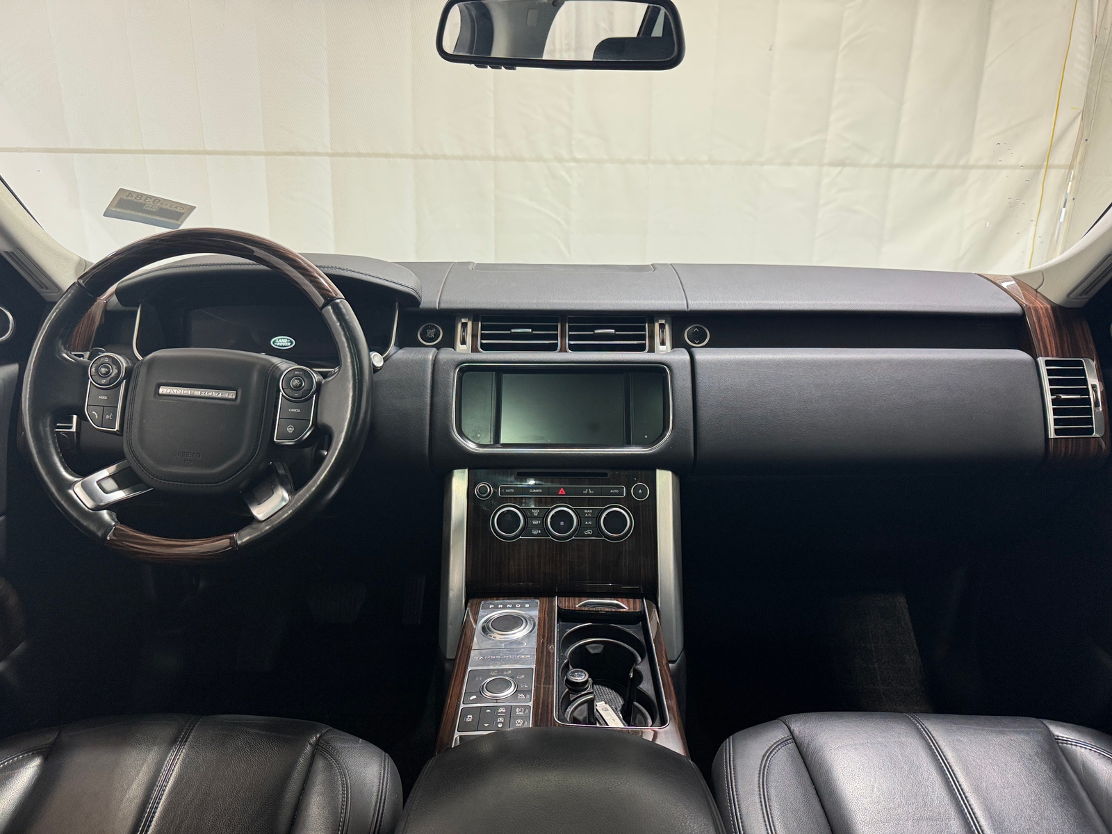 Thumbnail: 2016 Land Rover Range Rover - 2