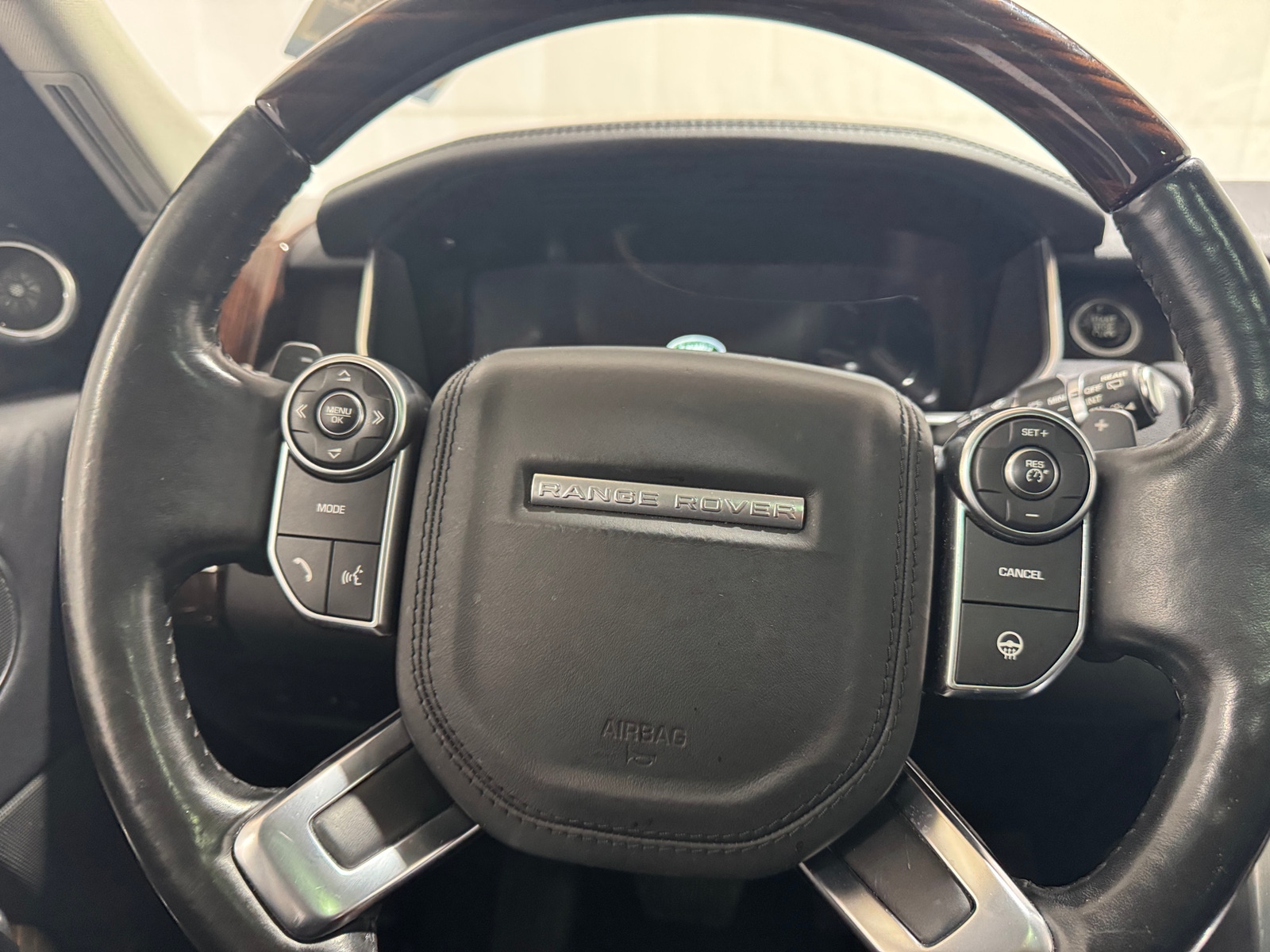 Thumbnail: 2016 Land Rover Range Rover - 4