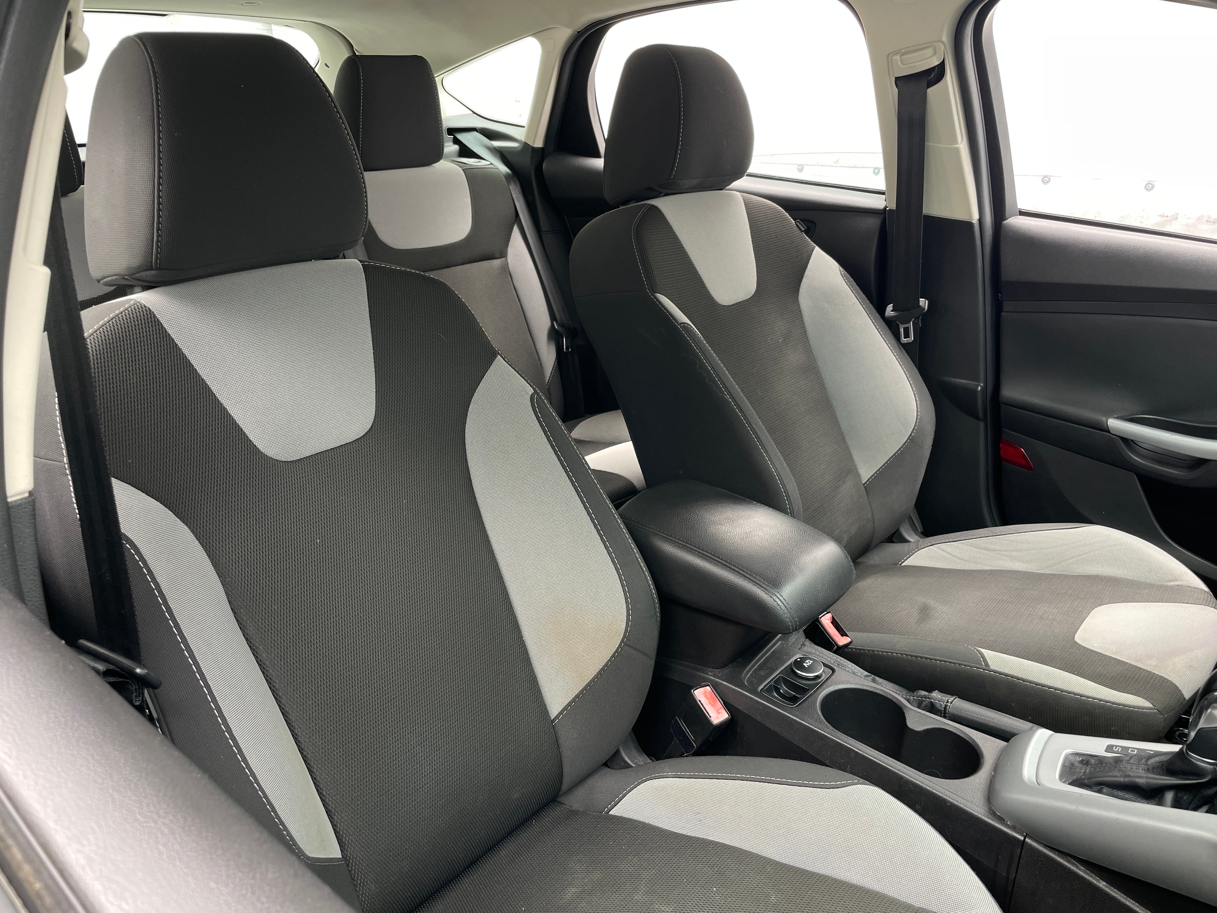 Used 2012 Ford Focus SE with VIN 1FAHP3K26CL408655 for sale in Oak Creek, WI