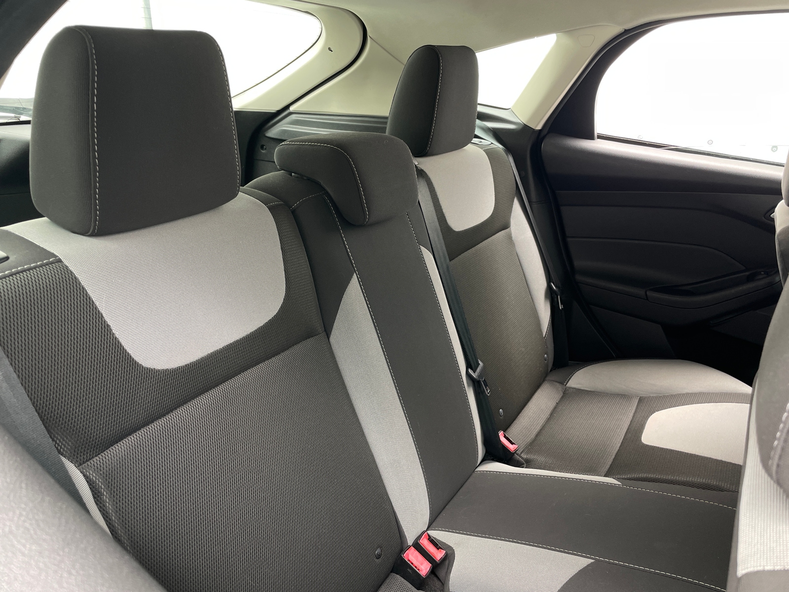 Thumbnail: 2012 Ford Focus - 6