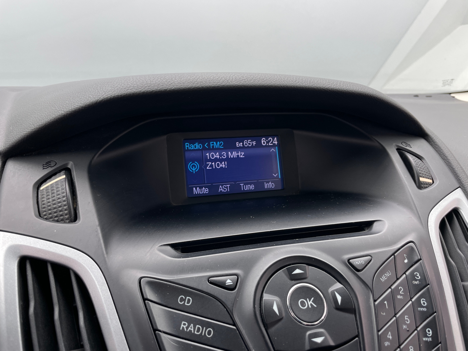 Thumbnail: 2012 Ford Focus - 4