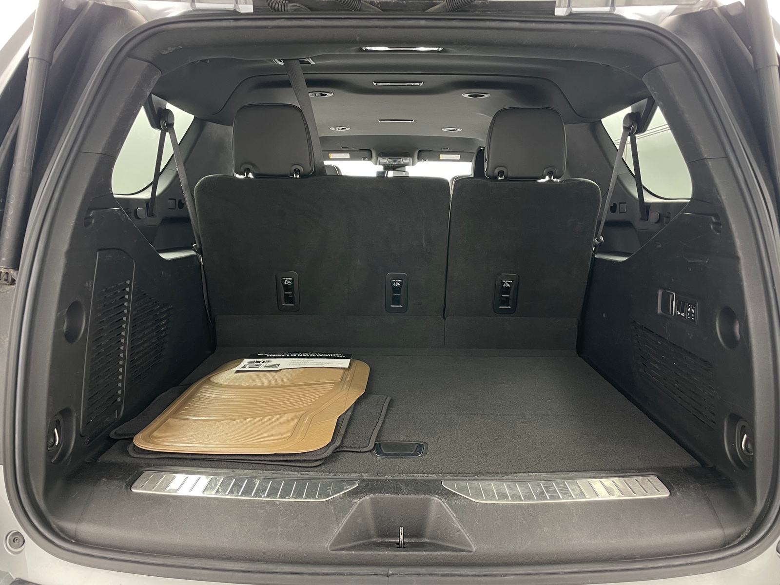 Thumbnail: 2023 Chevrolet Suburban - 6