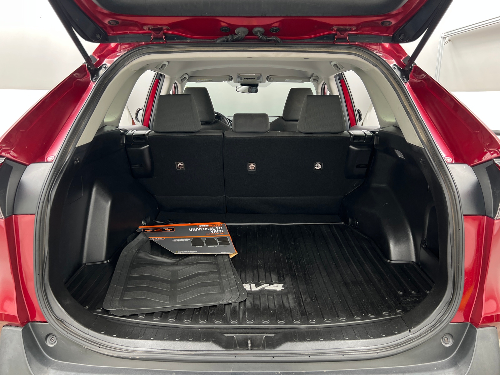 Thumbnail: 2020 Toyota RAV4 - 7