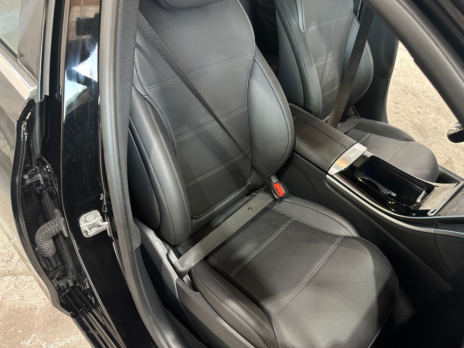 Thumbnail: 2025 Mercedes-Benz C-Class - 2