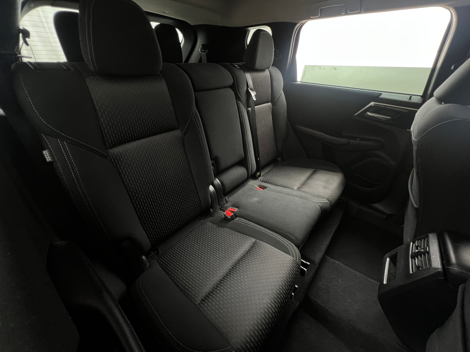 Thumbnail: 2022 Mitsubishi Outlander - 6