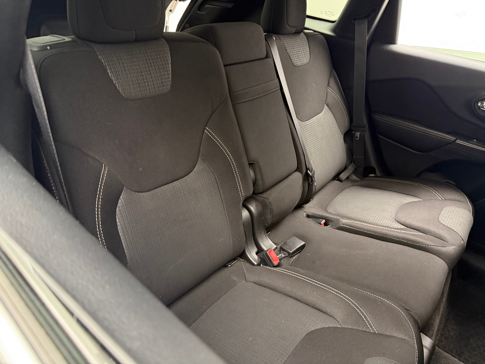 Thumbnail: 2015 Jeep Cherokee - 6