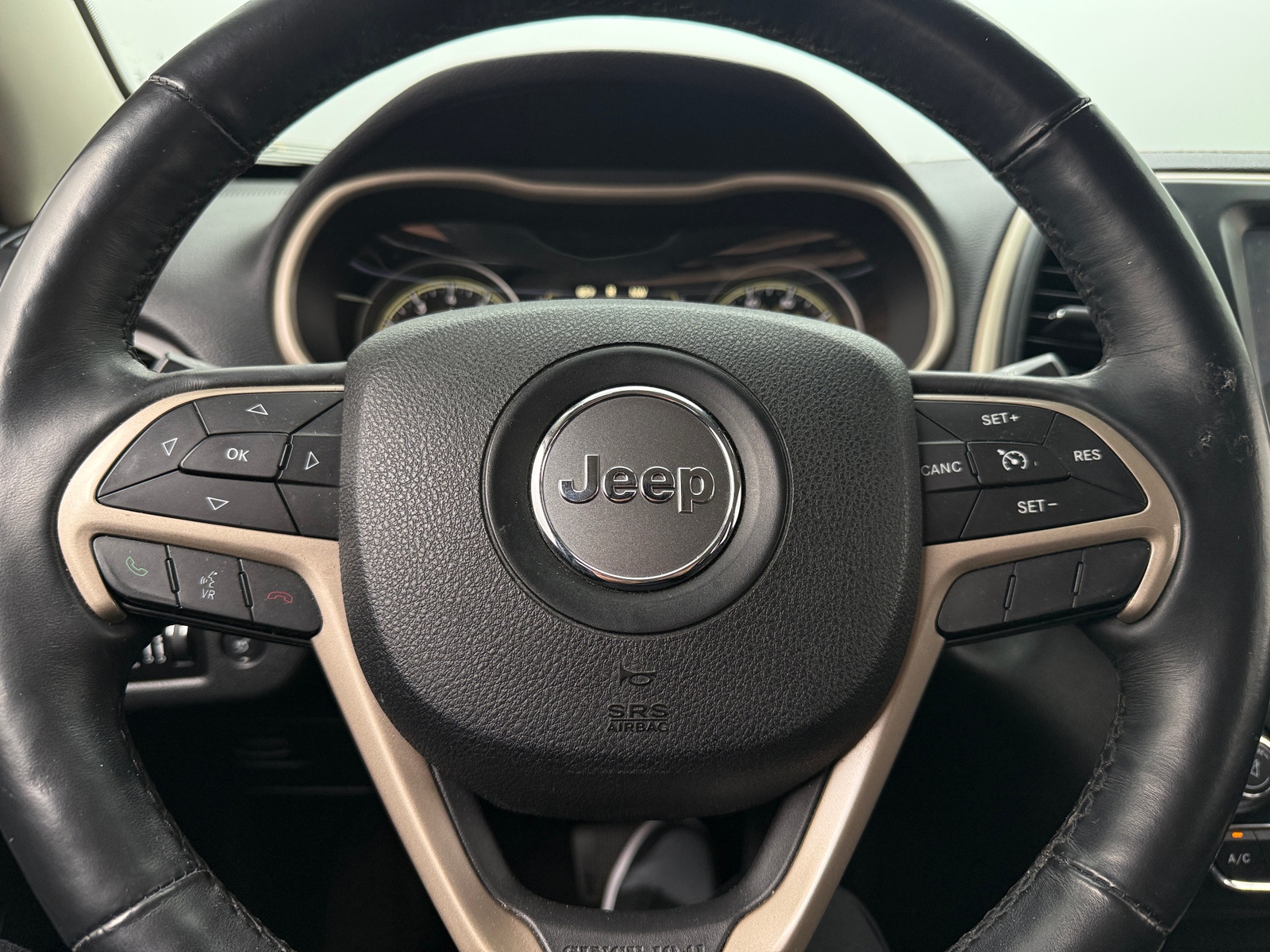 Thumbnail: 2015 Jeep Cherokee - 5