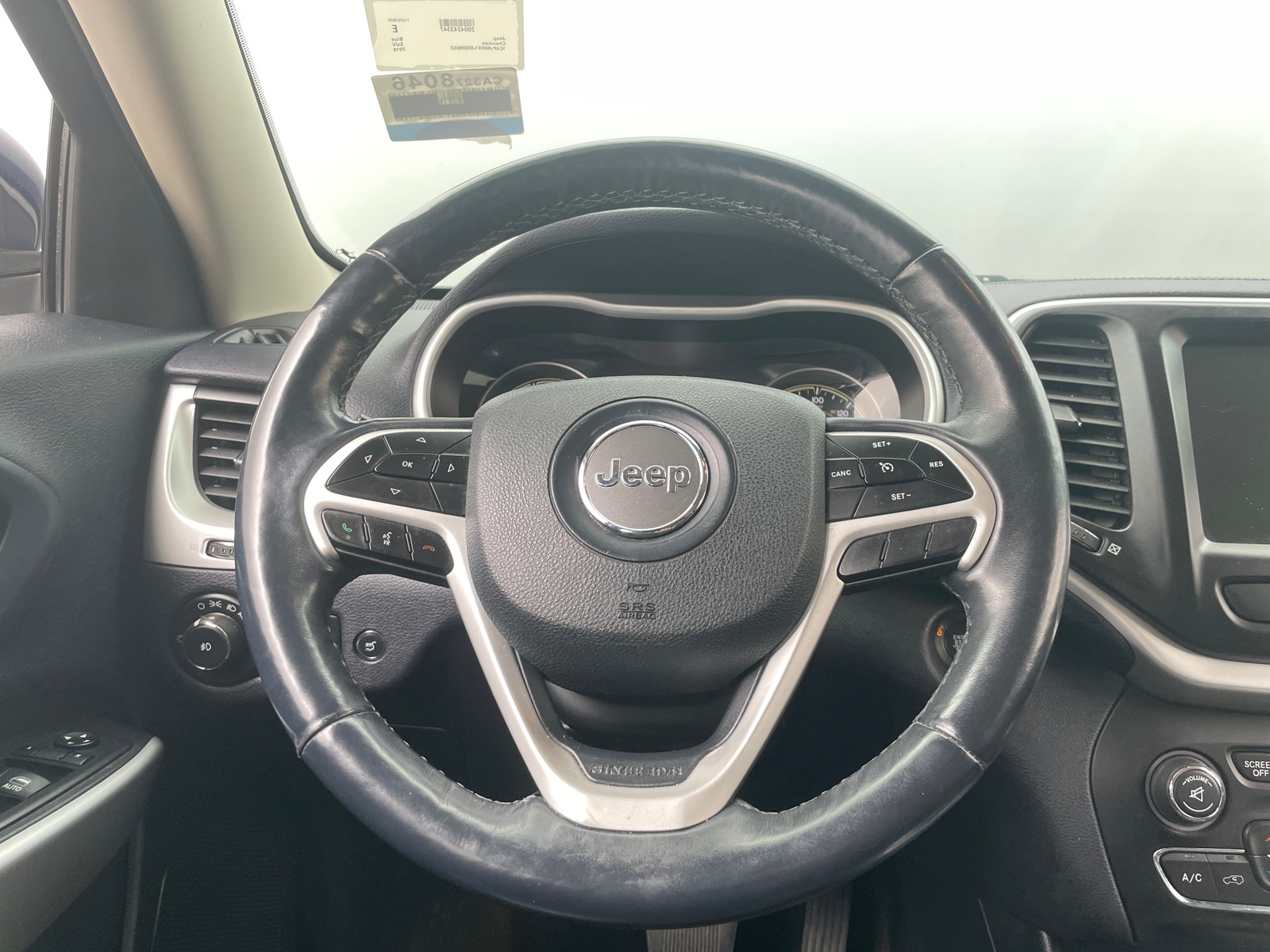 Thumbnail: 2018 Jeep Cherokee - 4