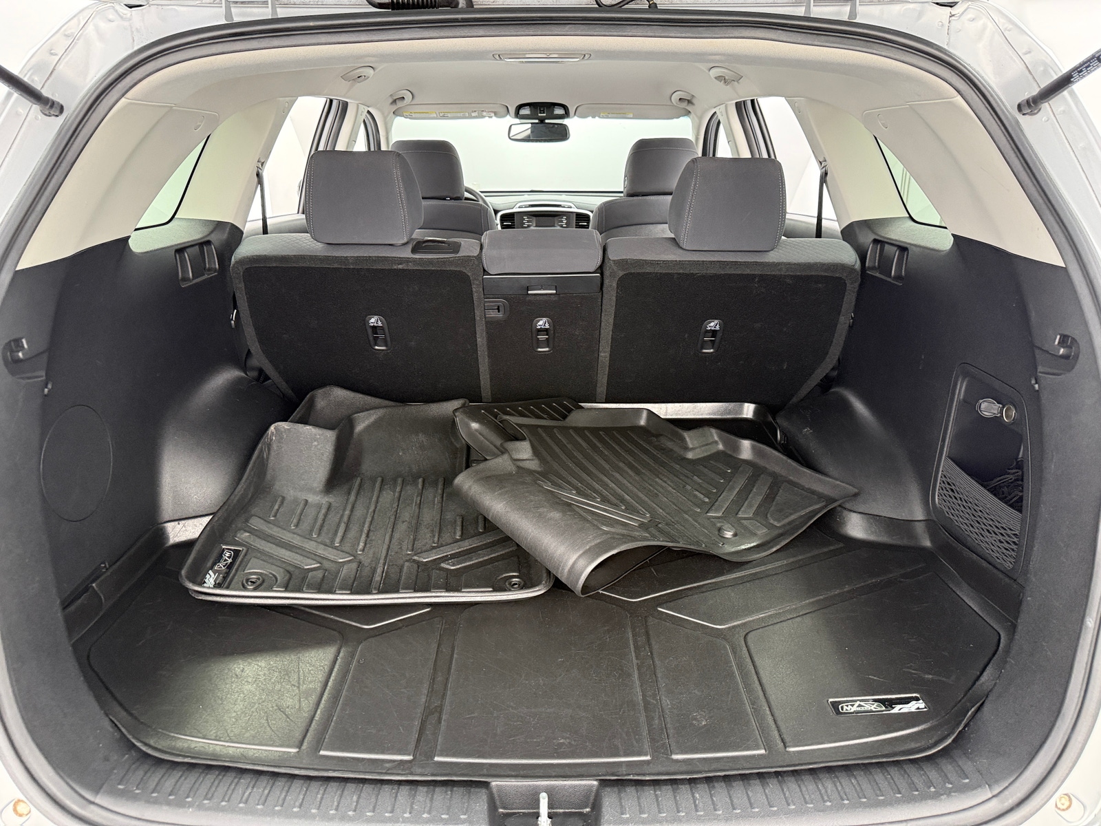 Thumbnail: 2017 Kia Sorento - 7