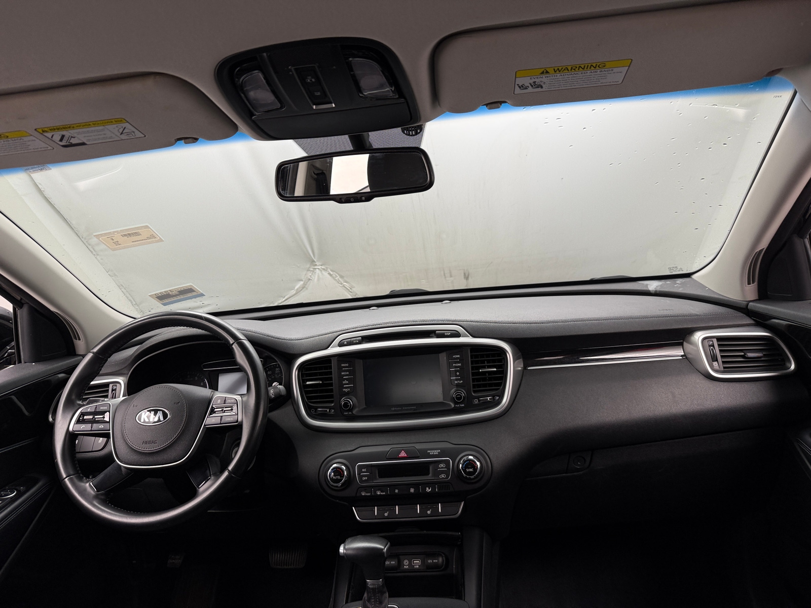 Thumbnail: 2019 Kia Sorento - 3